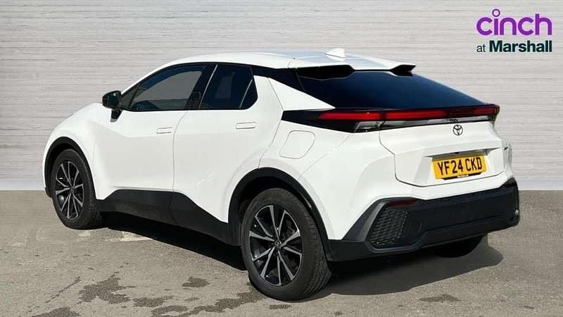 Used Toyota C-HR Design 140 HP (102 kW) 2024 White SUV