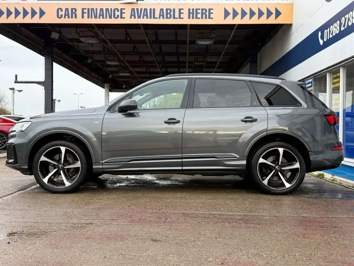 Used Audi Q7 Black Edition 340 HP (250 kW) 2022 Grey SUV