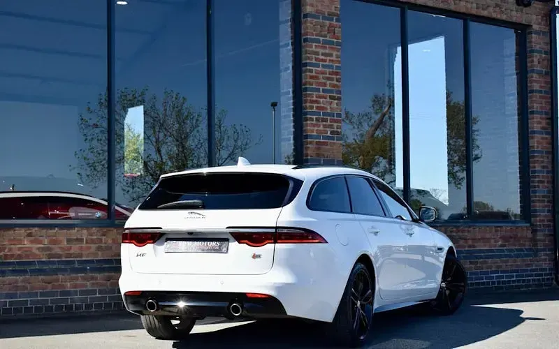 Used Jaguar XF S 300 HP (220 kW) 2019 White Sedan