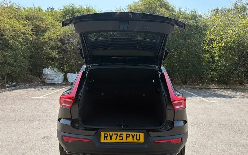 Used Volvo XC40 Plus 163 HP (119 kW) 2025 Black SUV