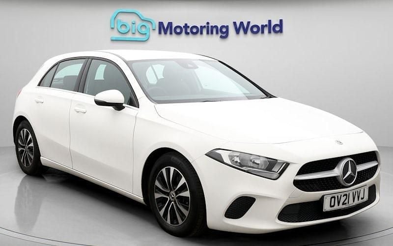 Used Mercedes A180 SE 136 HP (100 kW) 2021 White Hatchback