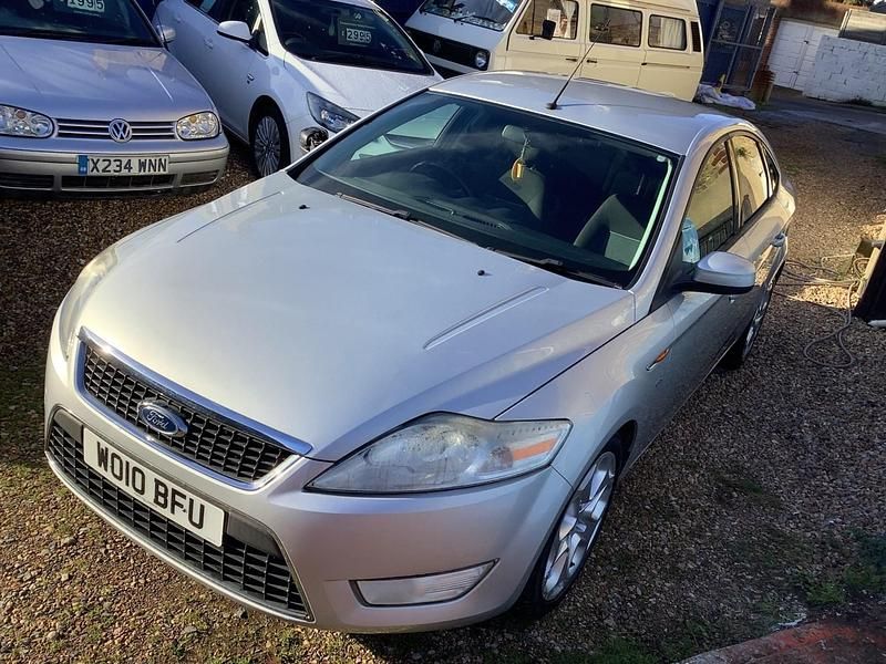 Silver Used 2010 Ford Mondeo Zetec Hatchback | £1,995 (Fair price) - Image 1/4