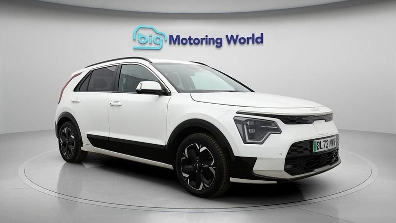 Used Kia Niro 150 kW (204 HP) 2023 White SUV