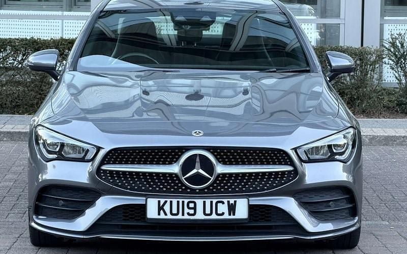 Usado Mercedes CLA220 AMG line 190 HP (139 kW) 2019 Cinzento Sedan