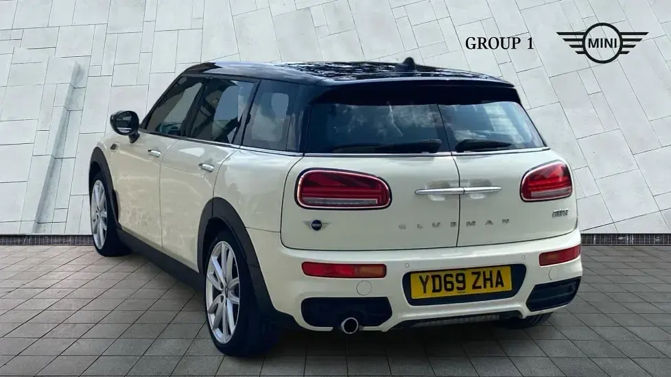 Used Mini Cooper Clubman Sport 136 HP (100 kW) 2019 White Estate