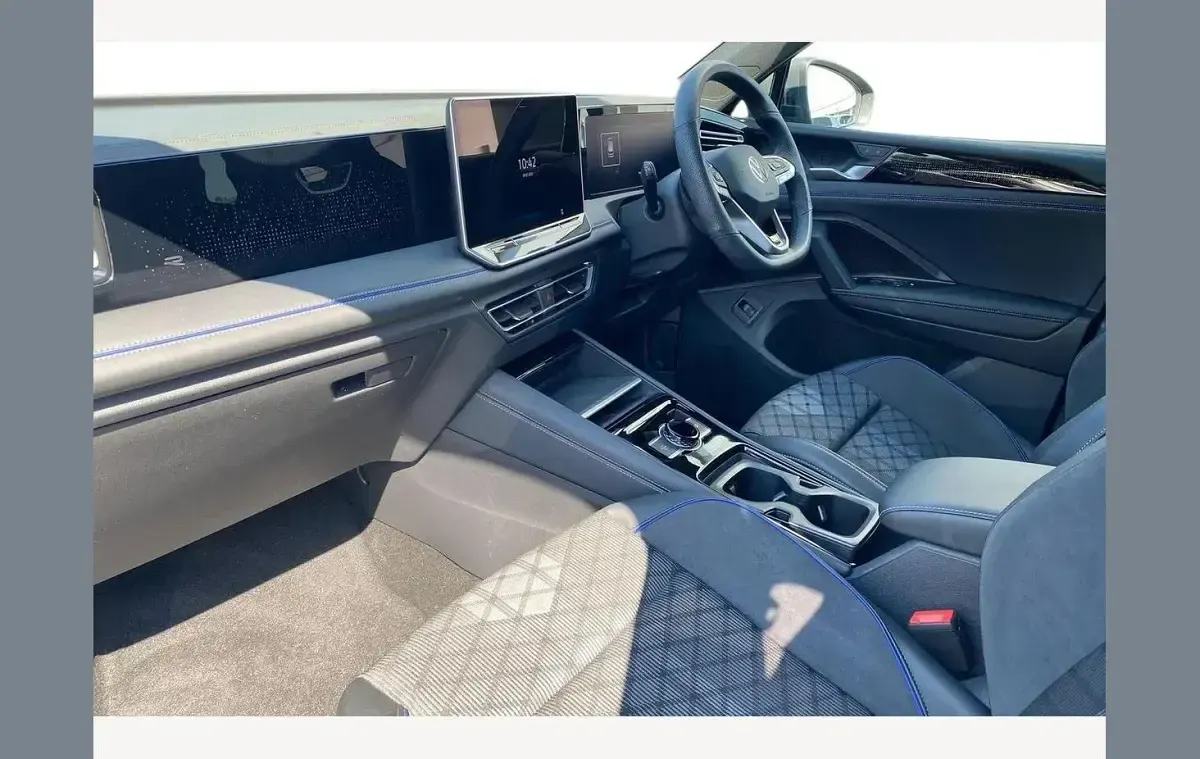 Used VW Tiguan R-line 268 HP (197 kW) 2025 Grey SUV