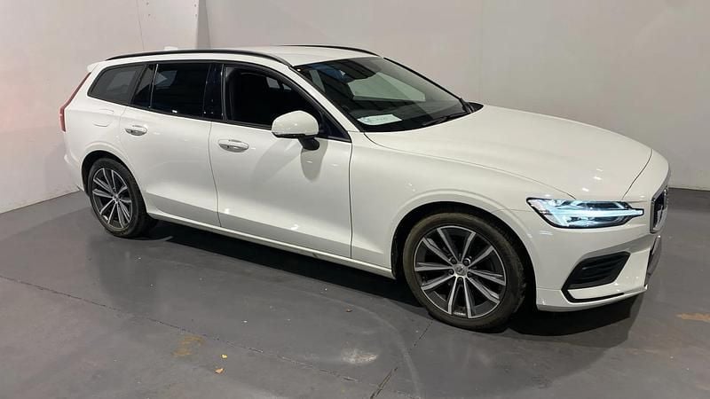 White Used 2021 Volvo V60 Momentum Estate | £19,698 (Good price) - Image 1/4