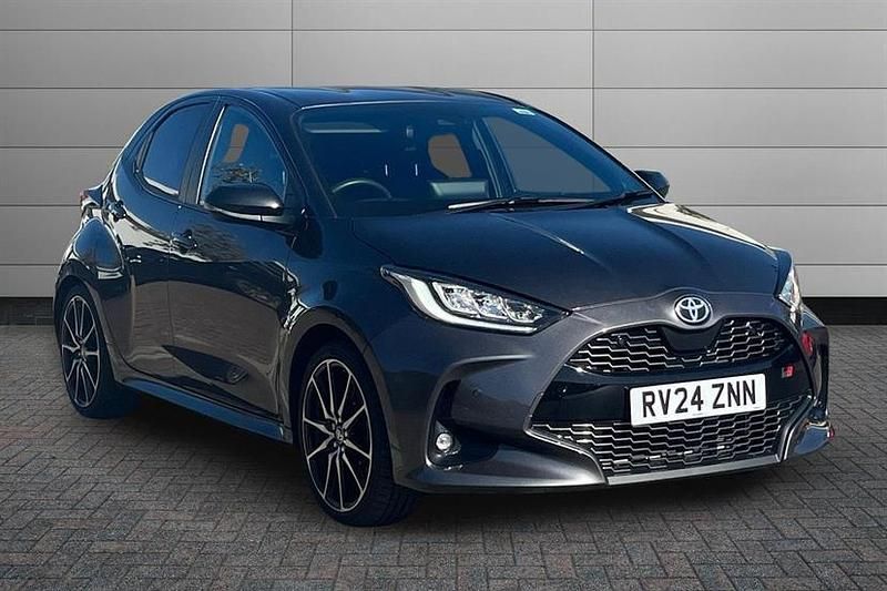 Decuma grey Used 2024 Toyota Yaris Hybrid Sport Hatchback | £19,999 (Fair price) - Image 1/3