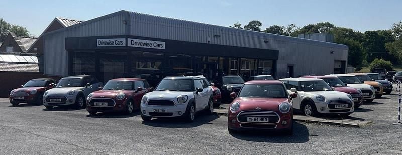 Used Mini Cooper D 112 HP (82 kW) 2014 Red Hatchback