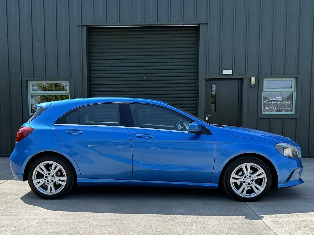 Used Mercedes A180 Executive 109 HP (80 kW) 2016 Blue Hatchback