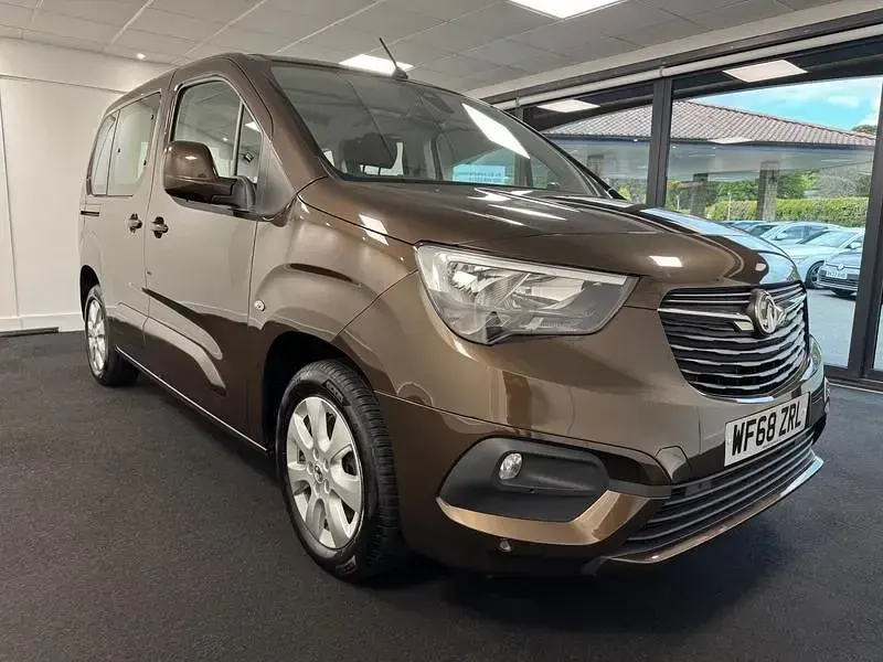 Used Vauxhall Combo S 130 HP (95 kW) 2019 Brown MPV