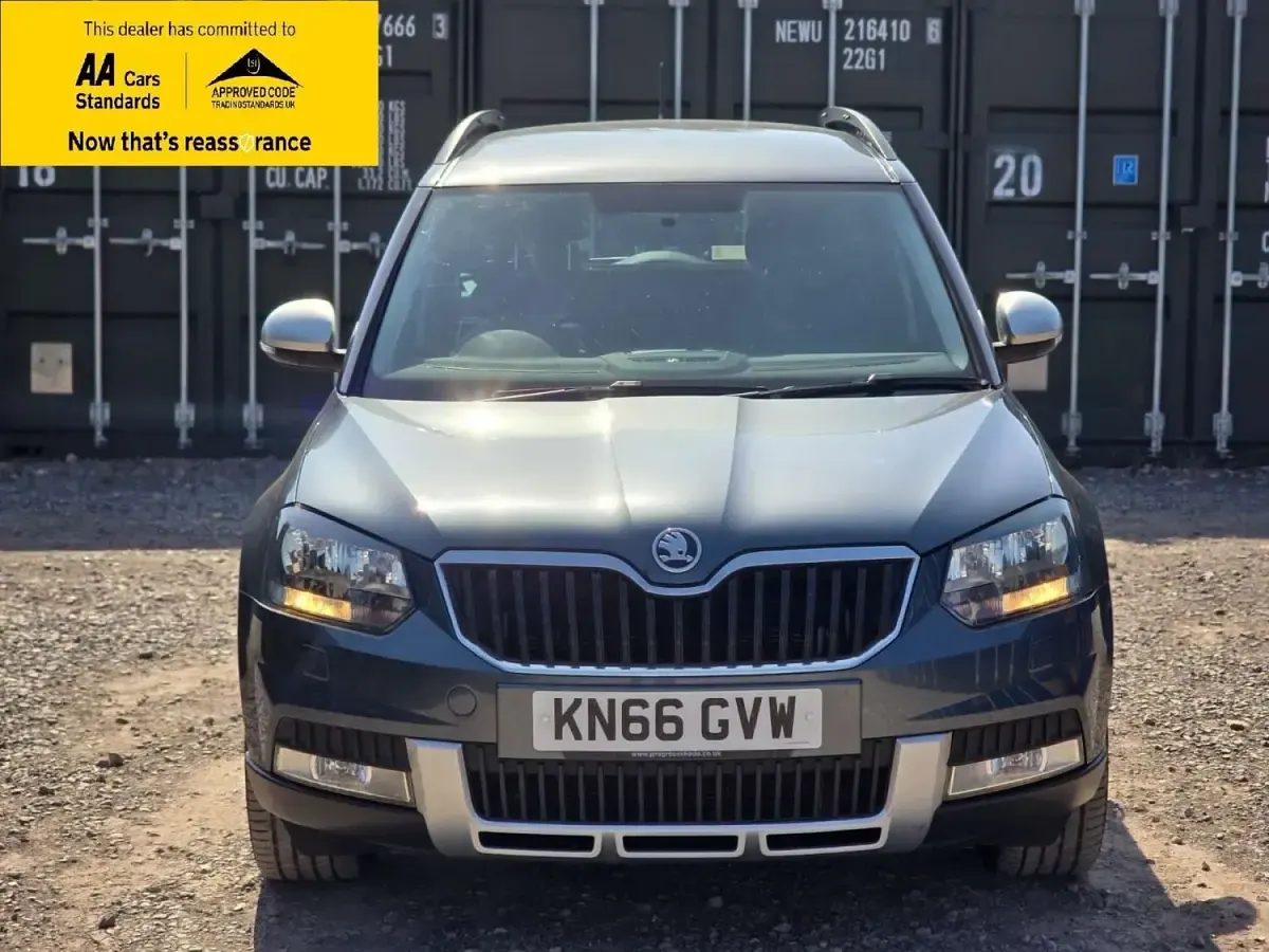 Used Skoda Yeti SE 110 HP (80 kW) 2016 Grey SUV