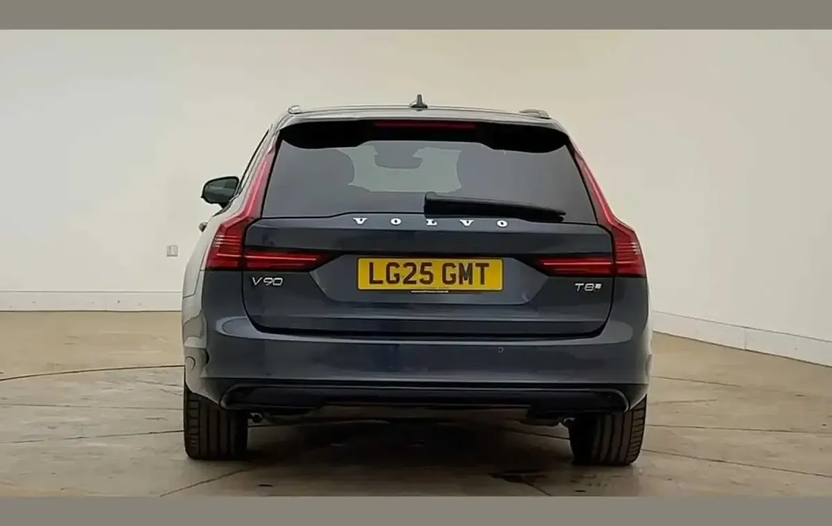 Used Volvo V90 Ultra 449 HP (330 kW) 2025 Blue Estate