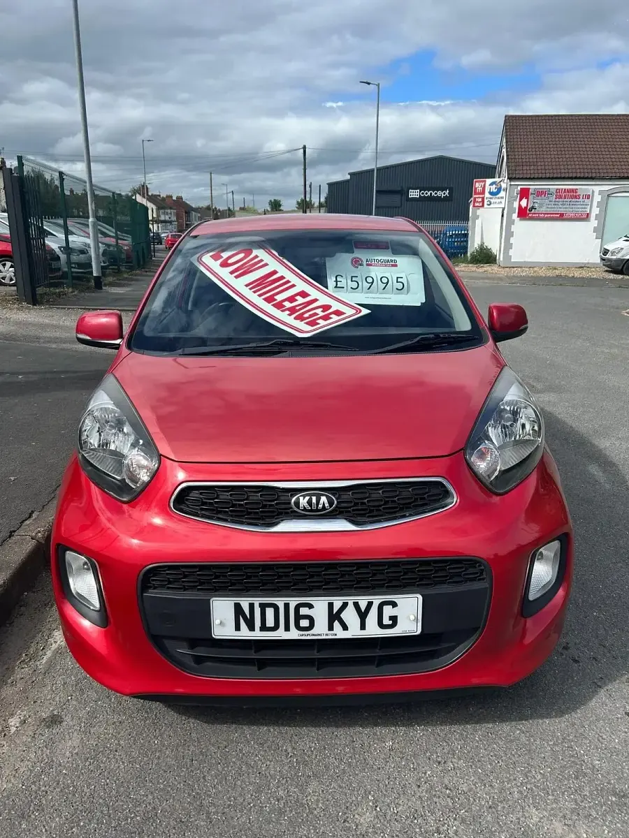 Used Kia Picanto 66 HP (48 kW) 2016 Red Hatchback