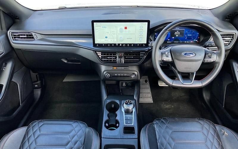 Used Ford Focus ST-Line 120 HP (88 kW) 2022 White Estate