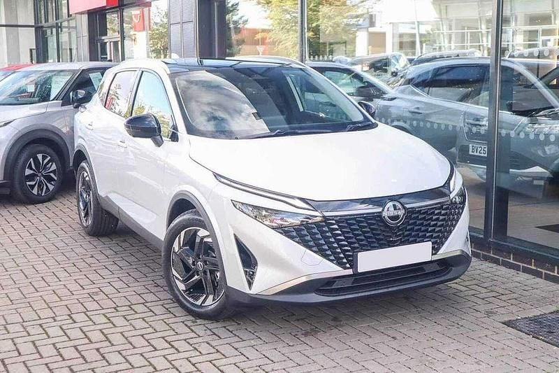 White Used 2025 Nissan Qashqai N-Connecta SUV | £22,730 - Image 1/4