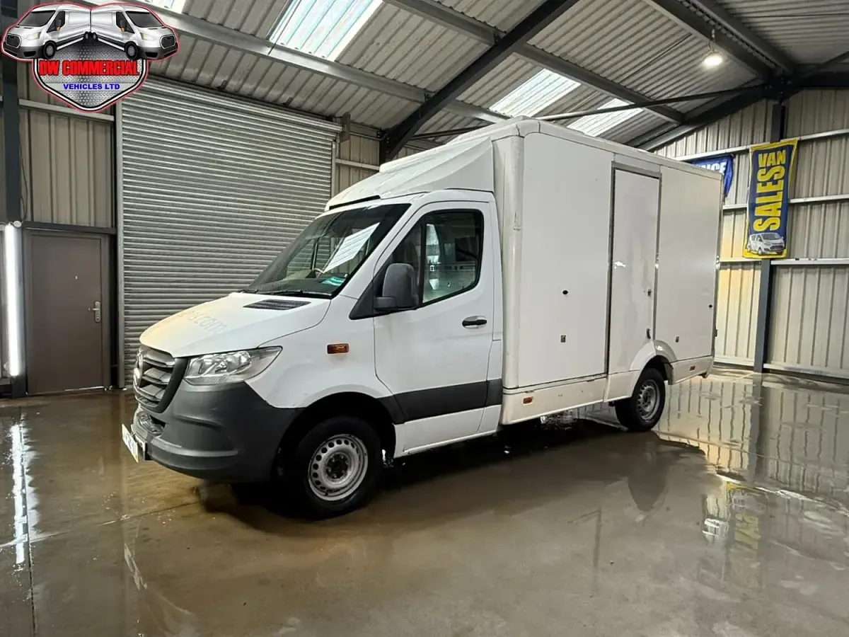 Used Mercedes Sprinter 140 HP (102 kW) 2021 White Van