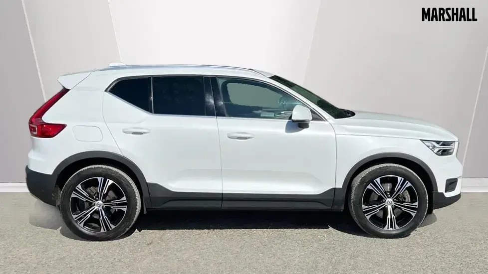 Used Volvo XC40 Inscription 262 HP (192 kW) 2021 White SUV