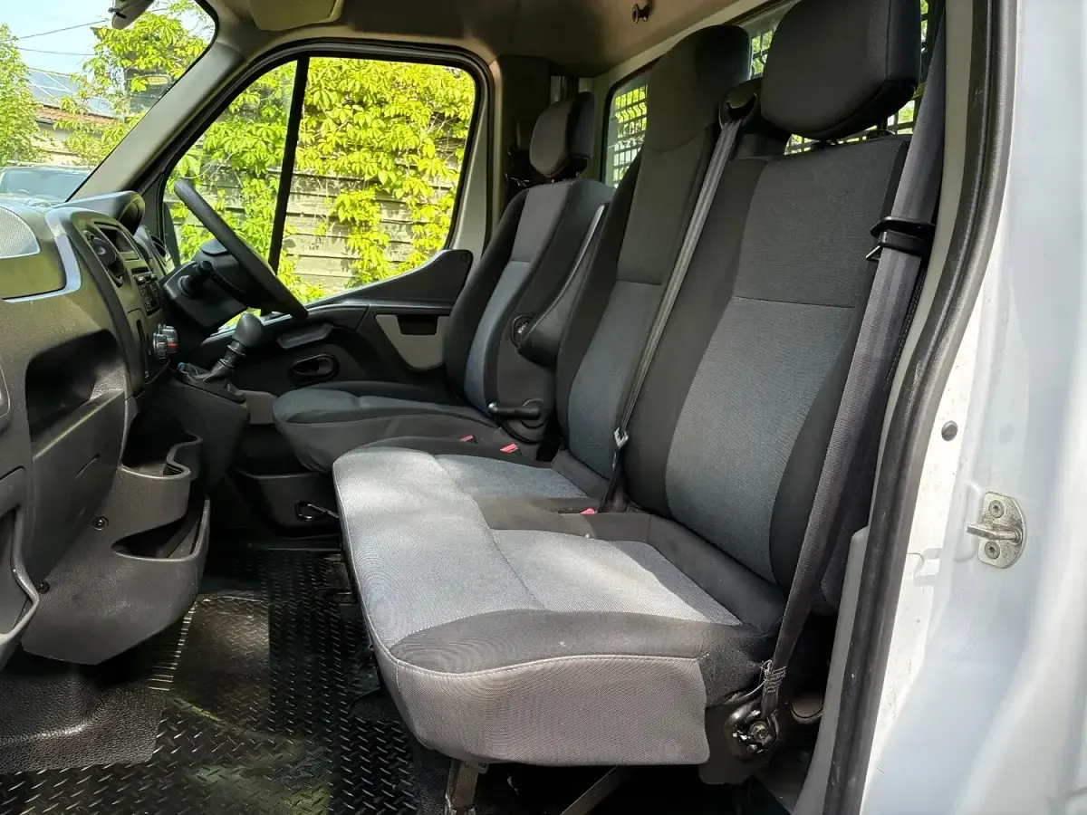 Used Renault Master Business 2019 White Cabriolet