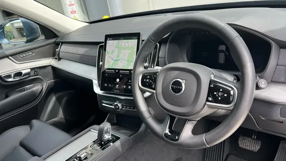 Used Volvo XC90 Core 250 HP (183 kW) 2025 Blue SUV