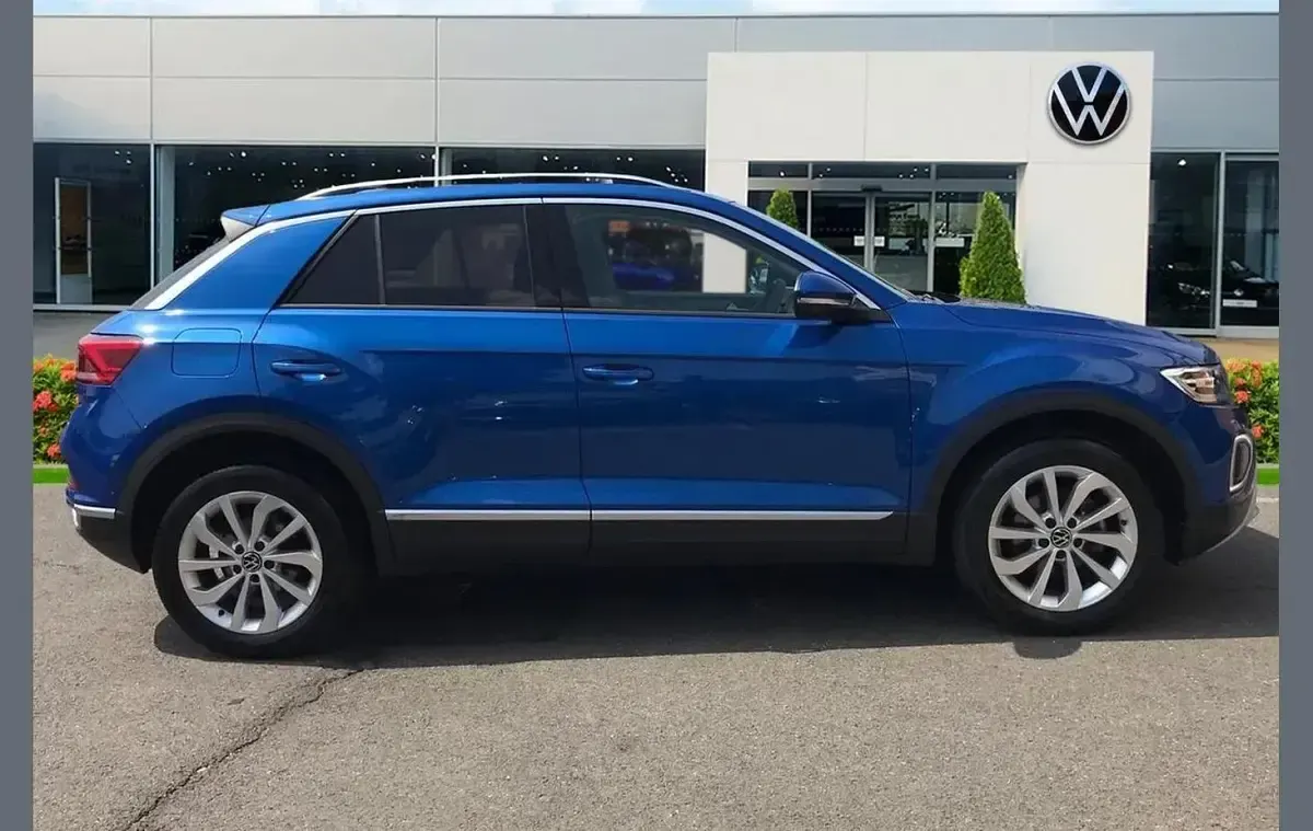 Used VW T-Roc Style 150 HP (110 kW) 2025 Blue SUV
