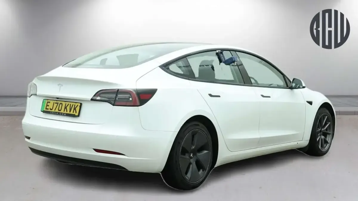 Used Tesla Model 3 Standard Range 366 kW (498 HP) 2020 White Sedan