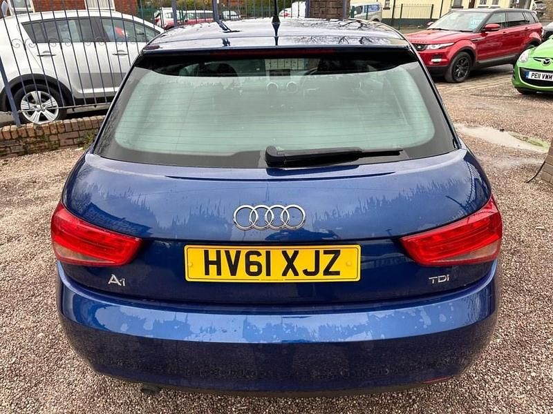 Used Audi A1 103 HP (75 kW) 2011 Blue Hatchback