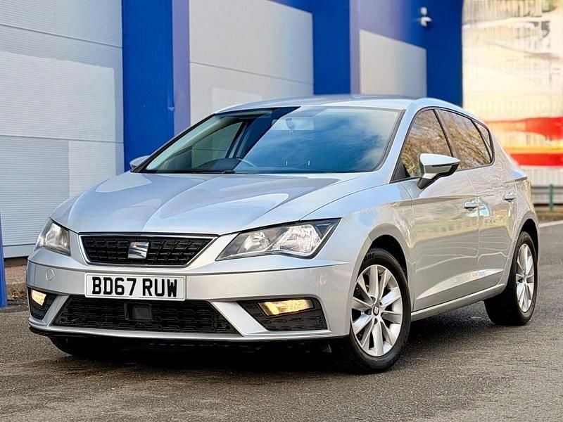Used Seat Leon SE Technology 110 HP (80 kW) 2017 Silver Hatchback