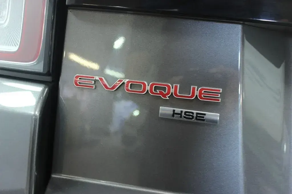 Used Land Rover Range Rover evoque HSE Dynamic 180 HP (132 kW) 2017 Grey SUV