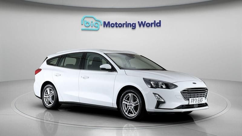 Used 2022 Ford Focus Zetec | £10,300 (Good price) - Image 1/4