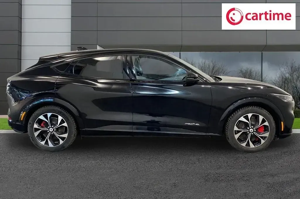 Usado Ford Mustang Mach-E Standard Range 197 kW (269 CV) 2022 Negro SUV