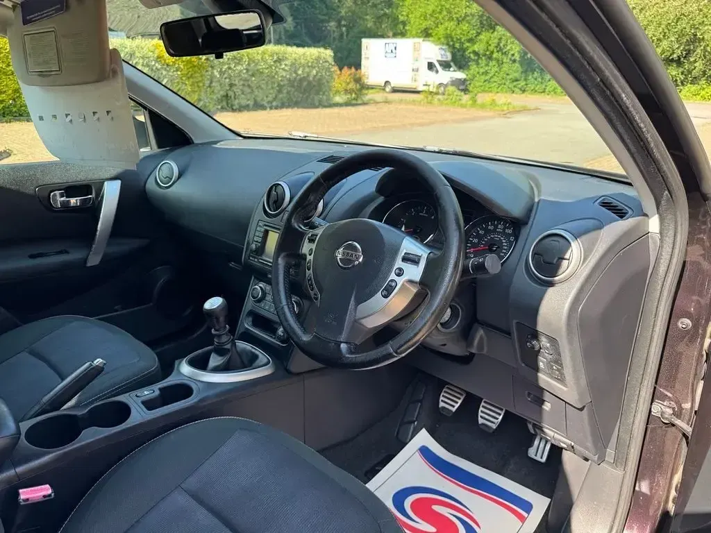 Used Nissan Qashqai N-TEC 110 HP (80 kW) 2012 Black SUV