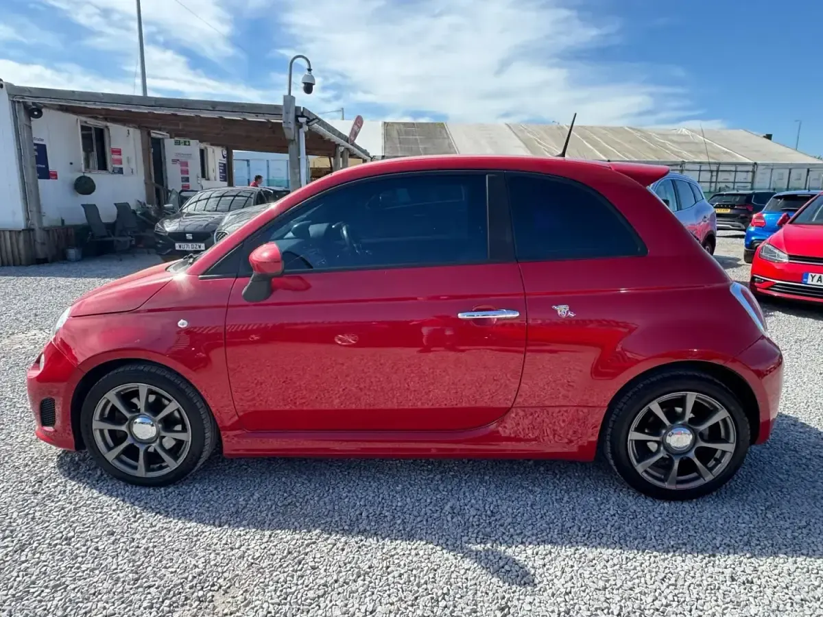 Begagnad Abarth 595 140 HK (102 kW) 2015 Röd Halvkombi