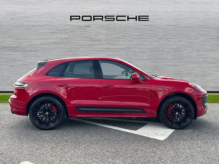 Used Porsche Macan 434 HP (319 kW) 2022 Carmine red SUV