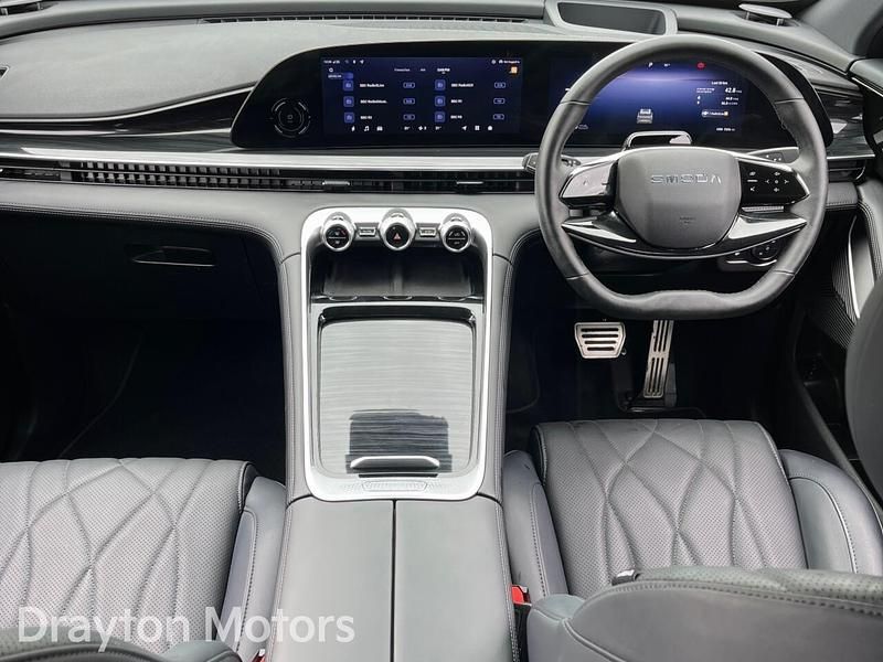 Used Omoda 9 537 HP (394 kW) 2025 Grey SUV