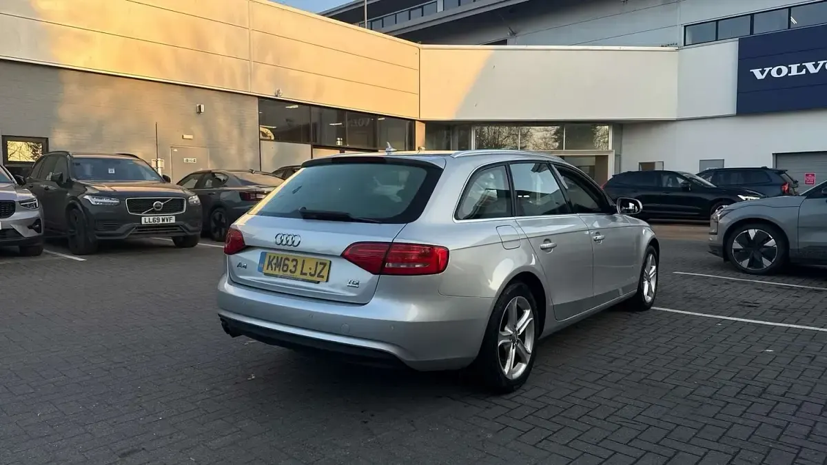 Used Audi A4 Design 177 HP (130 kW) 2013 Silver Estate