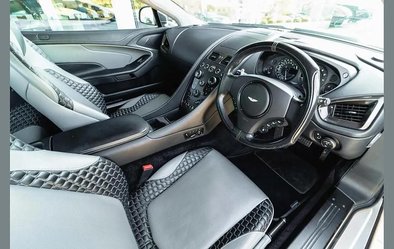 Used Aston Martin Vanquish 568 HP (417 kW) 2016 Silver Coupe