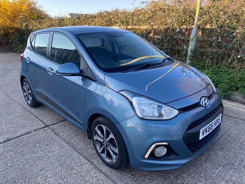 Used Hyundai i10 Premium SE 2016 Blue Hatchback
