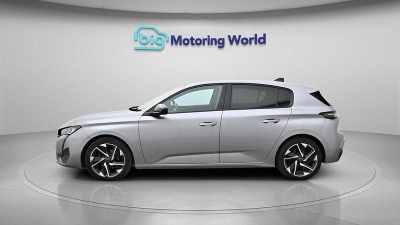Gebraucht Peugeot 308 Allure Premium 130 PS (95 kW) 2023 Grau Kleinwagen