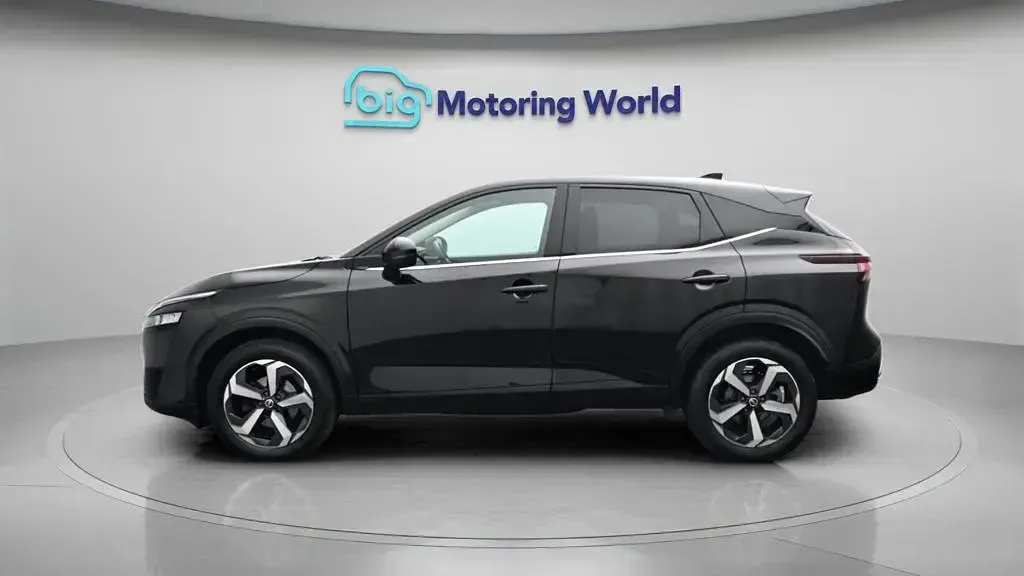 Used Nissan Qashqai N-Connecta 140 HP (102 kW) 2022 Black SUV