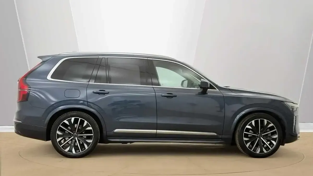 Used Volvo XC90 Ultra 455 HP (334 kW) 2025 Blue SUV