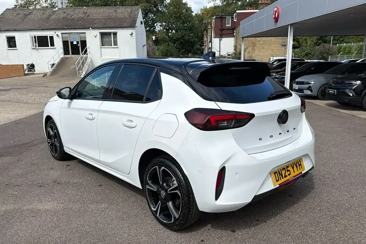 Used Vauxhall Corsa Ultimate 99 HP (72 kW) 2025 White Hatchback