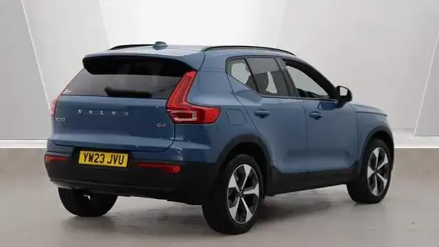 Usado Volvo XC40 Ultimate 197 HP (144 kW) 2024 Azul SUV