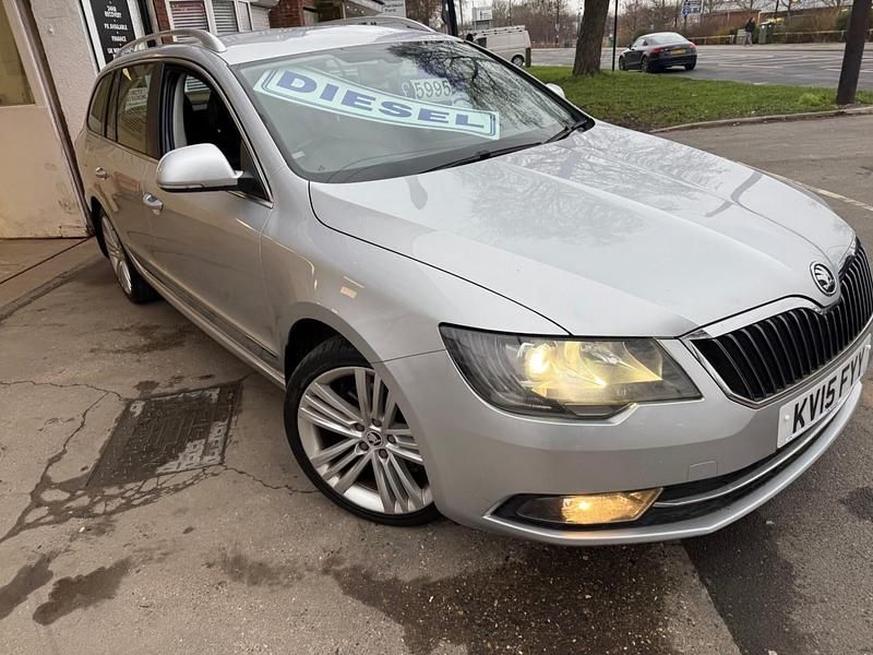 Used Skoda Superb Elegance 170 HP (125 kW) 2015 Silver Estate