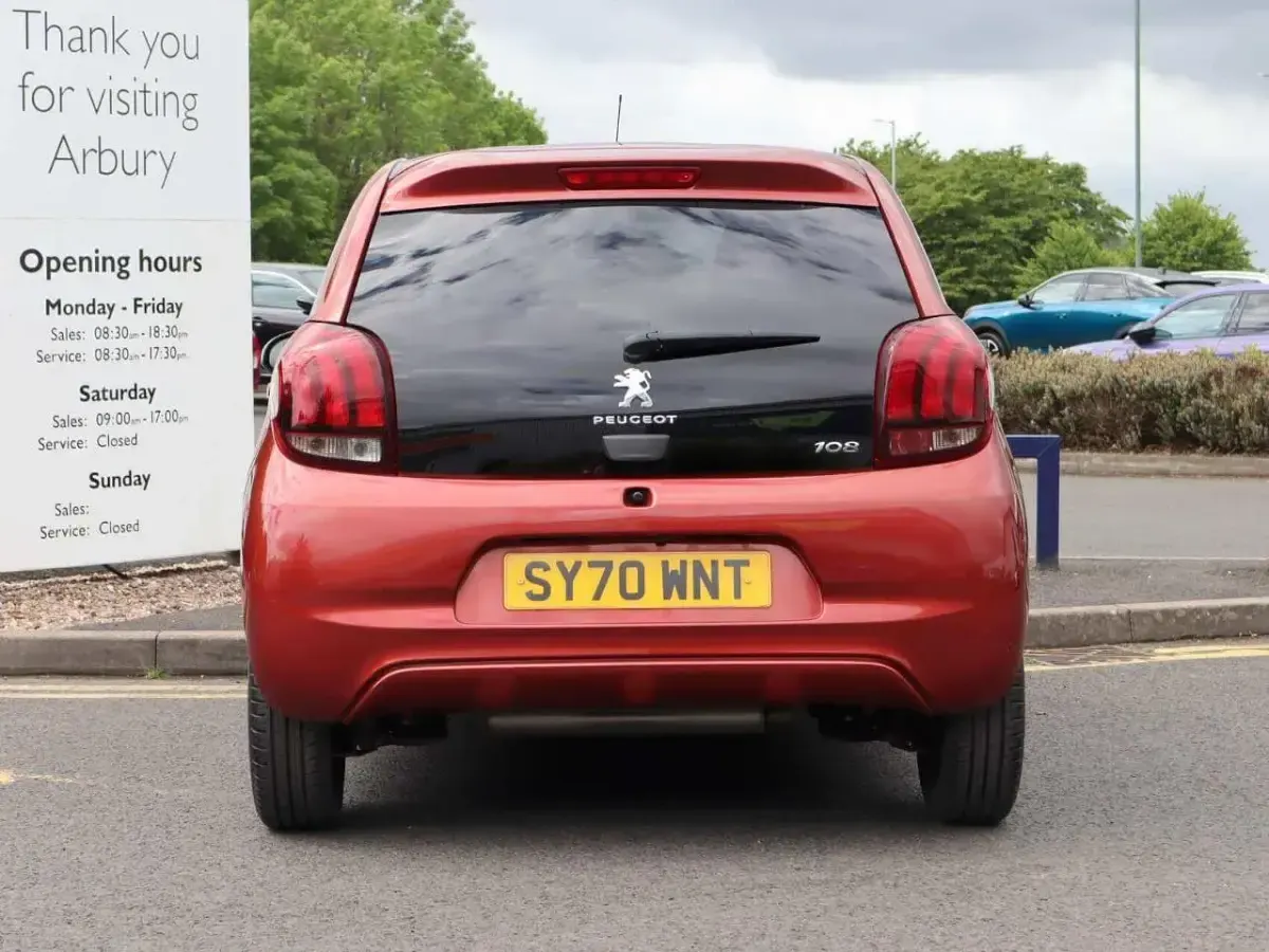 Używany Peugeot 108 Collection 71 KM (52 kW) 2021 Czerwony Hatchback