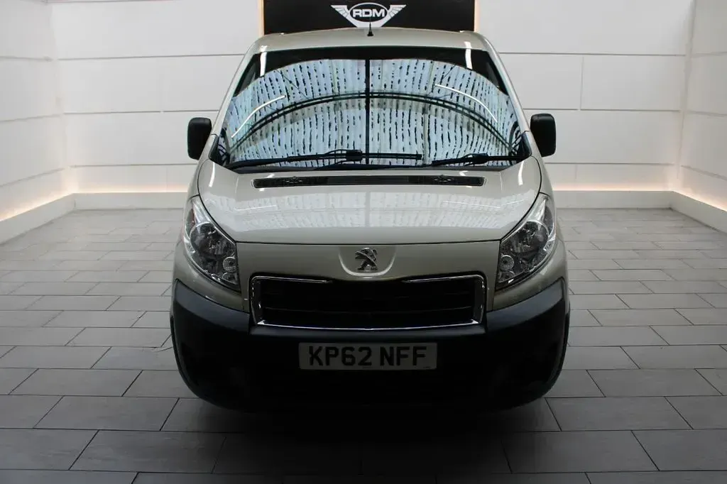 Used Peugeot TePee Comfort 163 HP (119 kW) 2012 Gold MPV