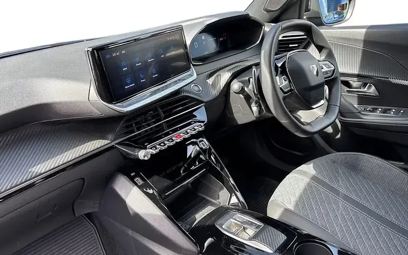 Used Peugeot 2008 Allure 137 HP (100 kW) 2025 SUV