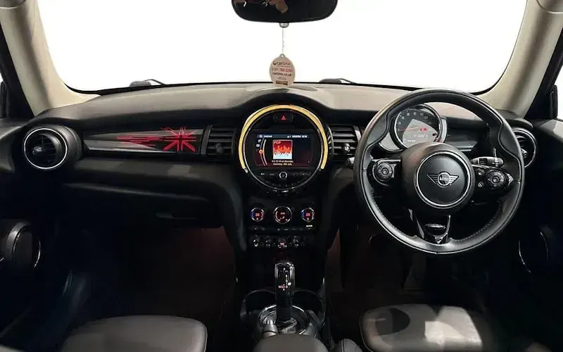 Used Mini Cooper Exclusive 136 HP (100 kW) 2019 Red Hatchback