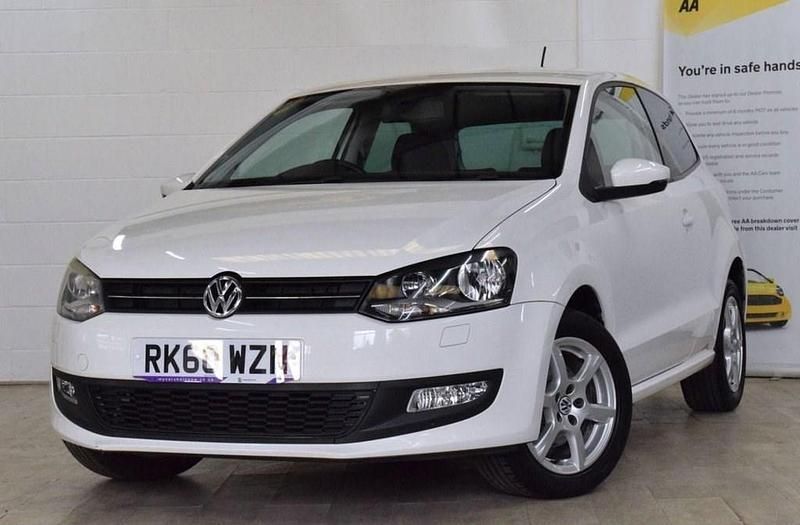 Used VW Polo 70 HP (51 kW) 2010 White Hatchback
