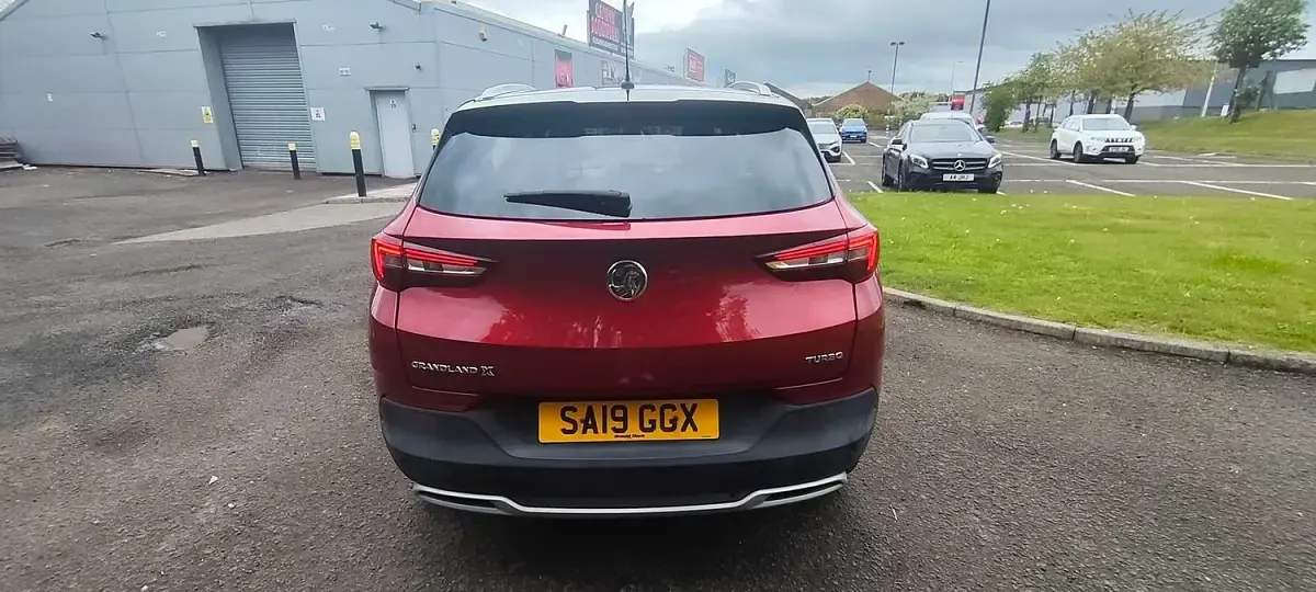 Gebraucht Vauxhall Grandland X Design Edition 130 PS (95 kW) 2019 Rot SUV